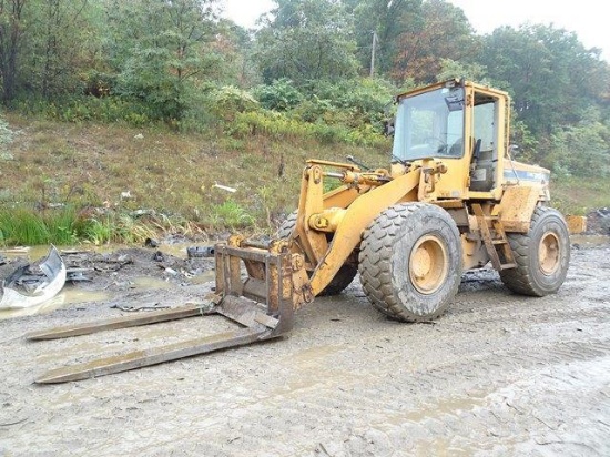 2001 HYUNDAI Model HL740-3 Rubber Tired Loader, s/n L701GA10512, powered by Cummins 6 cylinder