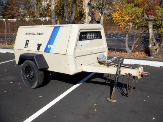 1993 INGERSOLL-RAND 175 CFM Portable Air Compressor, s/n 194410U309, powered by John Deere diesel