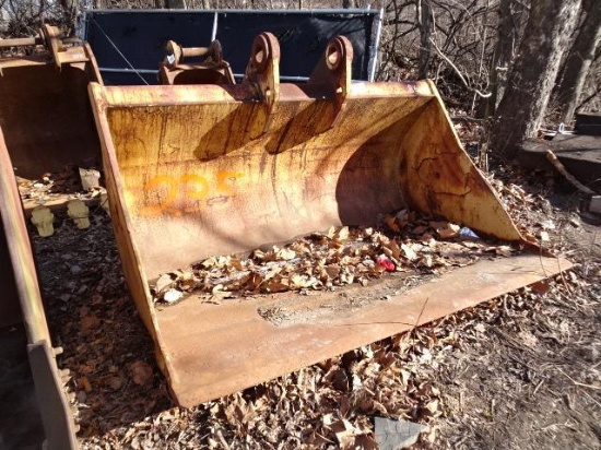 86" Cleanup Bucket (Cat 235)