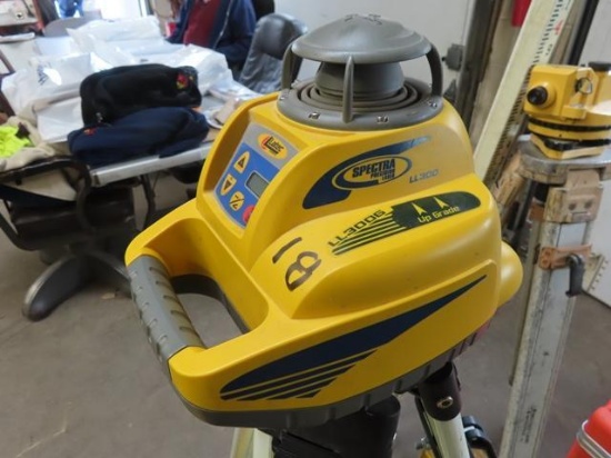 SPECTRA PRECISION LL300 Rotary Laser, Tripod, and Grade Pole (Not Operating)