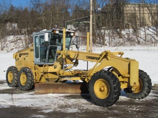 1997 CHAMPION Model 710A Series V Articulated Motor Grader, s/n 027647, powered by Cummins B5.9-C