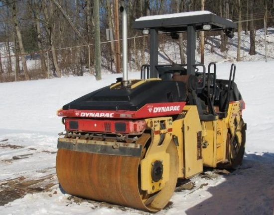 1998 DYNAPAC Model CC222 Tandem Vibratory Roller, s/n 61710648, powered by Deutz diesel engine and