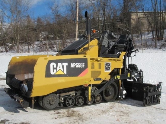 2016 CATERPILLAR Model AP555F Crawler Paver, s/n AP500124, powered by Cat C4.4 diesel engine and