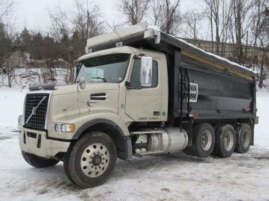 2009 VOLVO Model VHD Tri-Axle Dump Truck, VIN# 4V5K99EJ29N275499, powered by Volvo D13, 485HP diesel