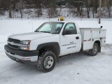 2004 CHEVROLET Model 2500HD Silverado 4x4 Utility Truck, VIN# 1GBHK24U94E172725, powered by Vortec