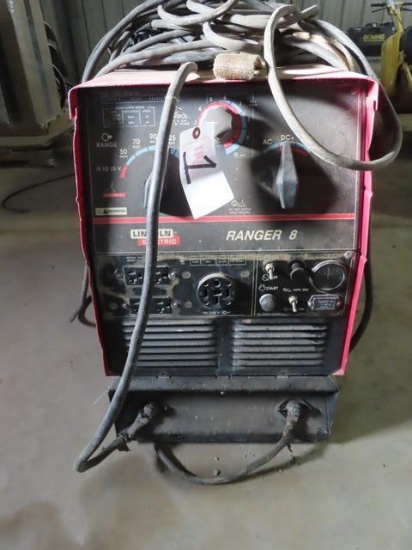 LINCOLN Ranger 8 Welder Generator, s/n U1990322439, Kohler Command 20HP gas, with leads (Meter Reads
