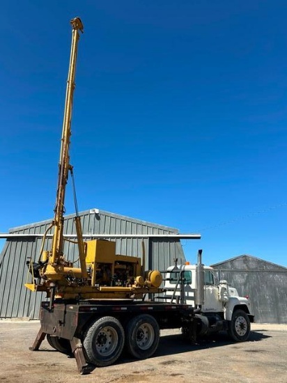 REED/TEXOMA Model 330-20 Production Digger, s/n 1003116, powered by Ford 360, V-8 gas engine and 4