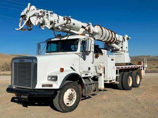 2000 ALTEC Model D4060TR Digger Derrick/Aerial Lift, s/n 0900CK0166, equipped with 4-section boom,