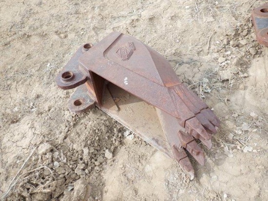 HENSLEY 16" V-Rock Bucket (Sales Tax) (WY)