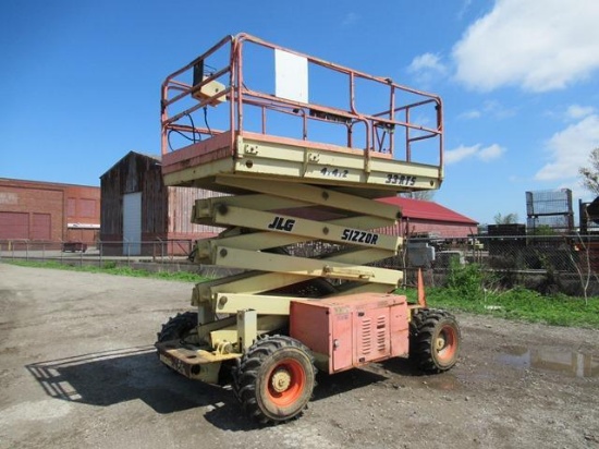 2000 JLG Model 33RTS, 4x4 Rough Terrain Scissors Lift, s/n 0200076956, powered by 4 cylinder dual