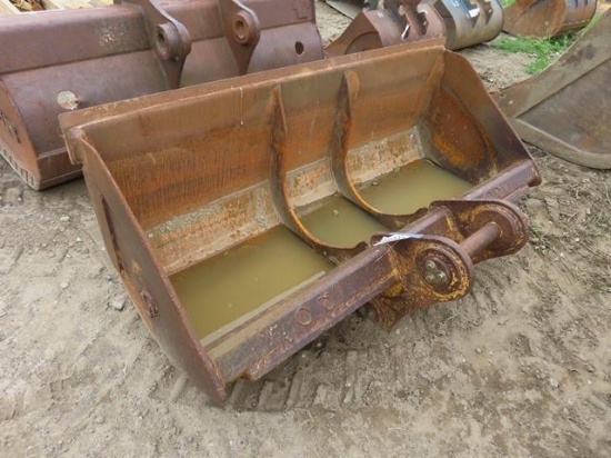 72" Cleanup Bucket (Komatsu PC170)