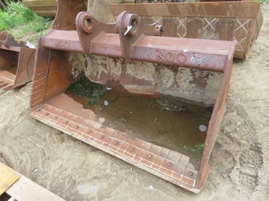 WB 72" Cleanup Bucket (Komatsu PC170)
