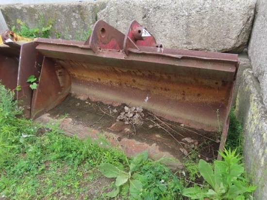 82" Cleanup Bucket