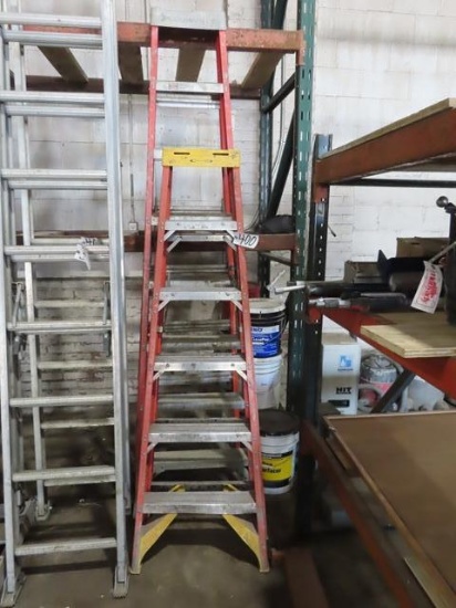 6' and 8' Fiberglass Step Ladders