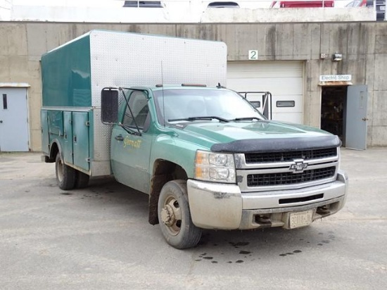 2007 CHEVROLET Model 3500HD Utility Truck, VIN# 1GBJC34667E584868, powered by Duramax 6.6L diesel