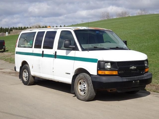 2006 CHEVROLET Model G2500 Van, VIN# 1GCGG25V361188588, powered by Vortec 4.8L gas engine and