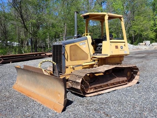 2004 JOHN DEERE Model 550H LGP Crawler Tractor, s/n 936130, powered by JD diesel engine and