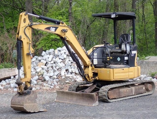 2007 CATERPILLAR Model 303C CR Hydraulic Excavator, s/n BXT01891, powered by Cat diesel engine and