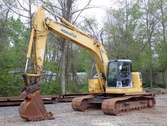 2002 KOMATSU Model PC228 USLC-3 Hydraulic Excavator, s/n 20975, powered by Komatsu diesel engine and