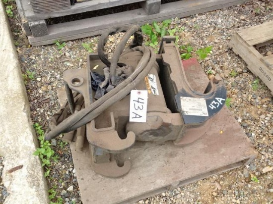 Hydraulic Wrist Attachment (Bobcat E55)