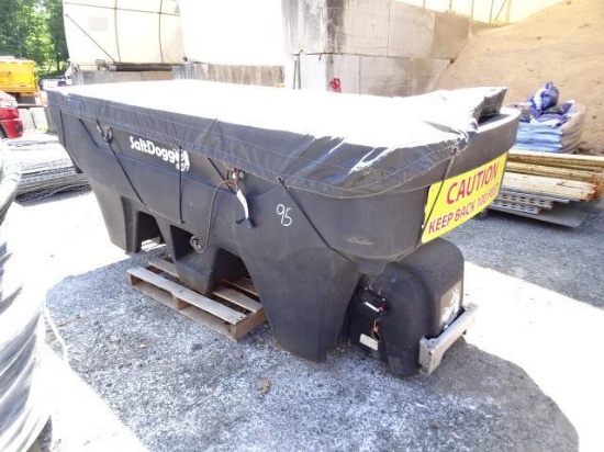 SALT DOGG Plastic Salt Spreader