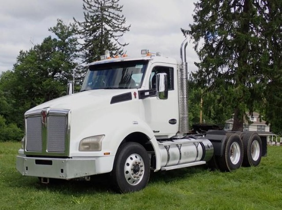 2018 KENWORTH Model T880 Tandem Axle Truck Tractor, VIN# 1XKZD49X4JJ180134, powered by Cummins