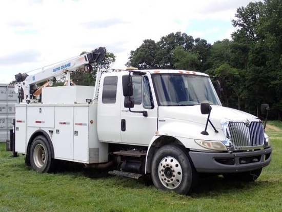 2008 INTERNATIONAL Model 4300 SBA Extended Cab Service Truck, VIN# 1HTMMAAL98J690344, powered by