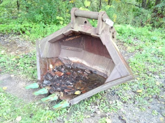 WB 70" Trapezoidal Bucket (Volvo 300) (Unit #BU-5824)