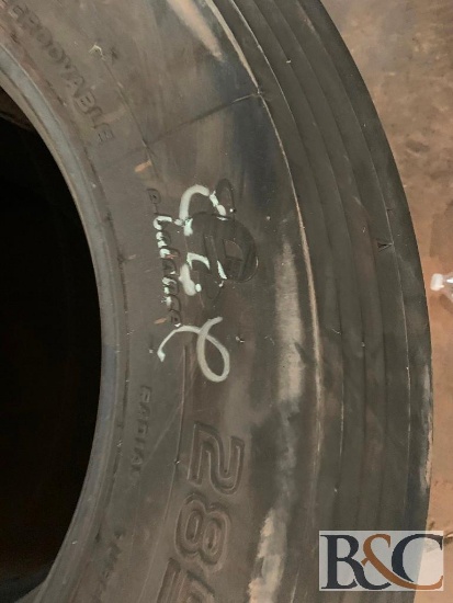 (2) 285 / 75R 24.5 - Toyo