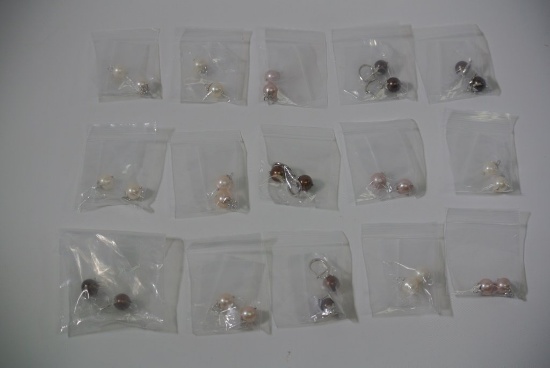 30 Pearl Style Gem Stones Large selection of 30 Pearl Style Gem Stones, with an assortment of earrin
