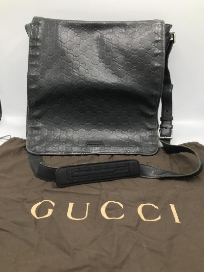 Gucci Black Ssima Leather Messenger Bag in Black Gucci Black Ssima Leather Messenger Bag in Black. G