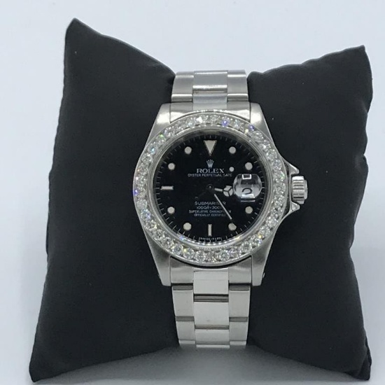 Rolex Oyster Perpetual Diamond-Encrusted Watch Rolex's Submariner's robust and functional design swi