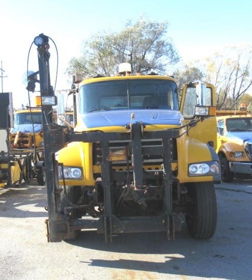 09 Mack GU713  Dump YW 6 cyl  Diesel; Right Wing