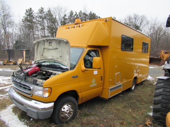 99 Ford F350  Van YW 8 cyl  RV; Diesel  AT PB PS R AC VIN: 1FDWE30F4XHB05469; Defects: Battery; Oil