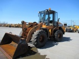 10 Case 621E 2 Yard Loader YW 6 cyl Diesel (Hours: 6;241) Defects: Body damage; NUMEROUS mechanical 