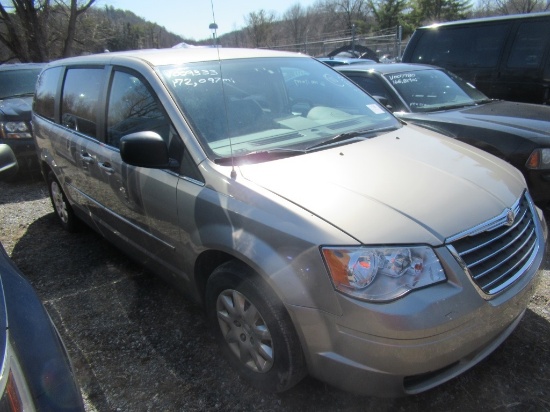 09 Chrysler Town & Country  4DSD SL 6 cyl Started with Jump on 3/22/21 AT PB PS R AC PW VIN: 2A8HR44