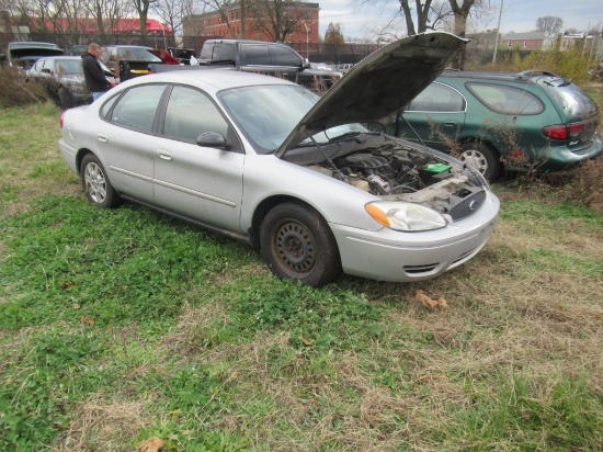 06 Ford Taurus  4DSD GY 4 cyl  Started with Jump on 12/20/2020 AT PB PS R A