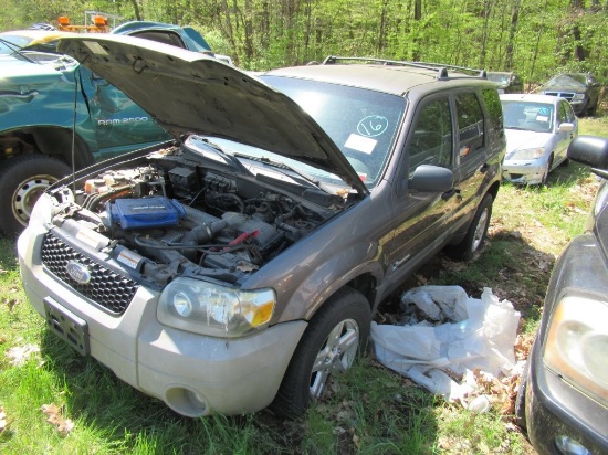 05 Ford Escape  Subn GY 4 cyl  Hybrid; 4x4; Did not Start on 5/13/21 AT PB PS R AC PW VIN: 1FMYU96H7