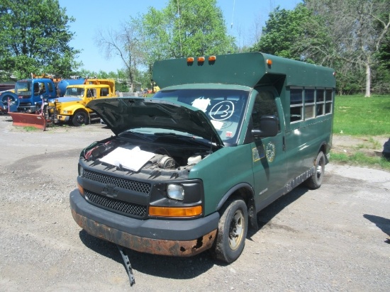 05 Chevrolet G3500 Express  Van GR 8 cyl  Started with Jump on 6/8/21 AT PB PS VIN: 1GBHG35U25115766