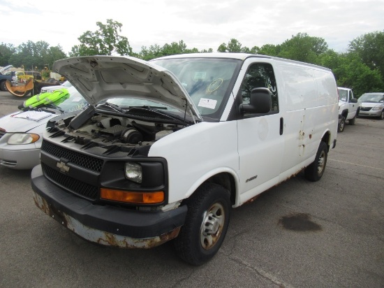 05 Chevrolet G2500 Express  Van WH 8 cyl   Started with Jump on 6/23/21 AT PB PS AC PW  VIN: 1GCGG25