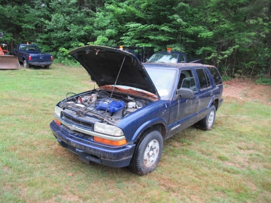 04 Chevrolet Blazer  Subn BL 6 cyl  4X4; Started with Jump on 7/7/21 AT PB PS R AC PW VIN: 1GNDT13X1