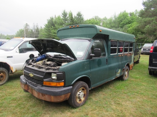 07 Chevrolet Express  Van GR 8 cyl  Started with Jump on 7/7/21 AT PB PS R AC VIN: 1GCHG35U671188670