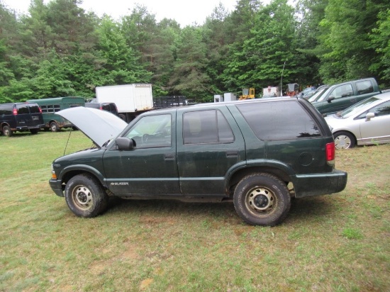 "04 Chevrolet Blazer   GR 6 cyl  4X4; Started with Jump on 7/7/21 AT PB PS R AC PW VIN: 1GNDT13XX4K1