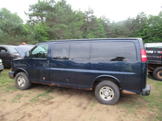 06 Chevrolet Express  Van BL 8 cyl  Started with Jump on 7/7/21 AT PB PS R VIN: 1GAGG25U571168568; D