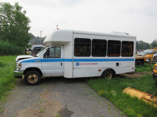 "10 Sterling    Bus YW 8 cyl  Diesel Starcraft EC4; Started with Jump on 7/