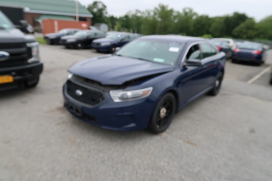 15 Ford Taurus  4DSD BL 6 cyl  4X4; Start w Jump 8/10 AT PB PS R AC PW VIN: 1FAHP2MT1FG146377; Defec