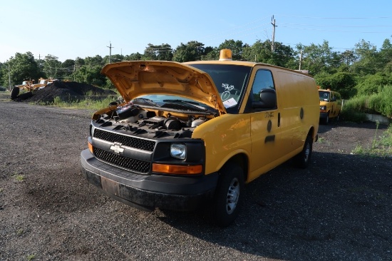 07 Chevrolet G2500 Express  Van YW 8 cyl AT PB PS AC VIN: 1GCGG25V371167029; Defects: Accident Damag