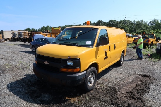 07 Chevrolet G2500 Express  Van YW 8 cyl AT PB PS AC VIN: 1GCGG25V771167115; Defects: Accident Damag