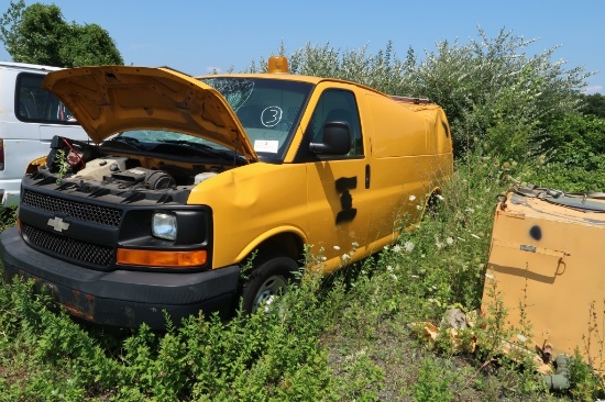 07 Chevrolet G2500  Van YW 8 cyl AT PB PS AC VIN: 1GCGG25VX71167139; Defects: Accident Damage; Body 