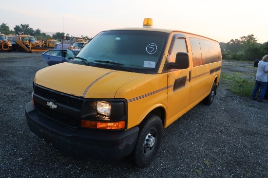 08 Chevrolet G3500 Express  Subn YW 8 cyl AT PB PS AC VIN: 1GAHG39K581128589; Defects: Accident Dama